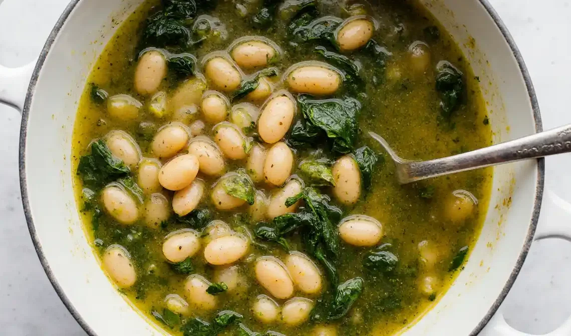 🔥 Cozy White Bean & Spinach Soup –5 The Ultimate Winter Warm-Up